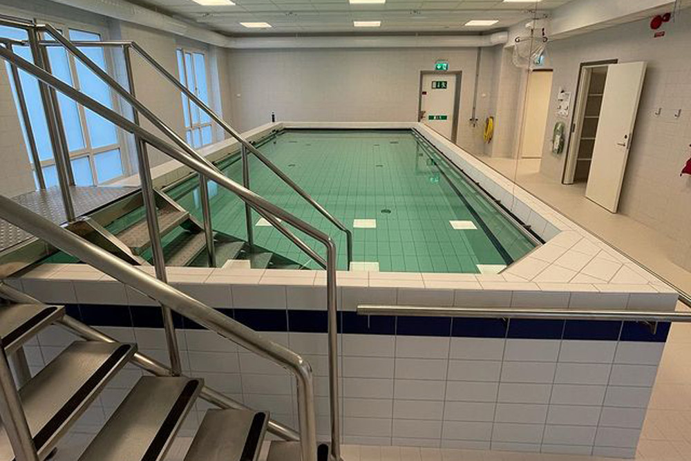 Inomhuspool byggd av Aremera